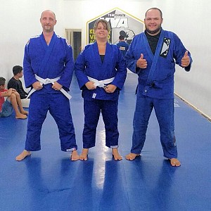 Novos alunos e uma faixa azul